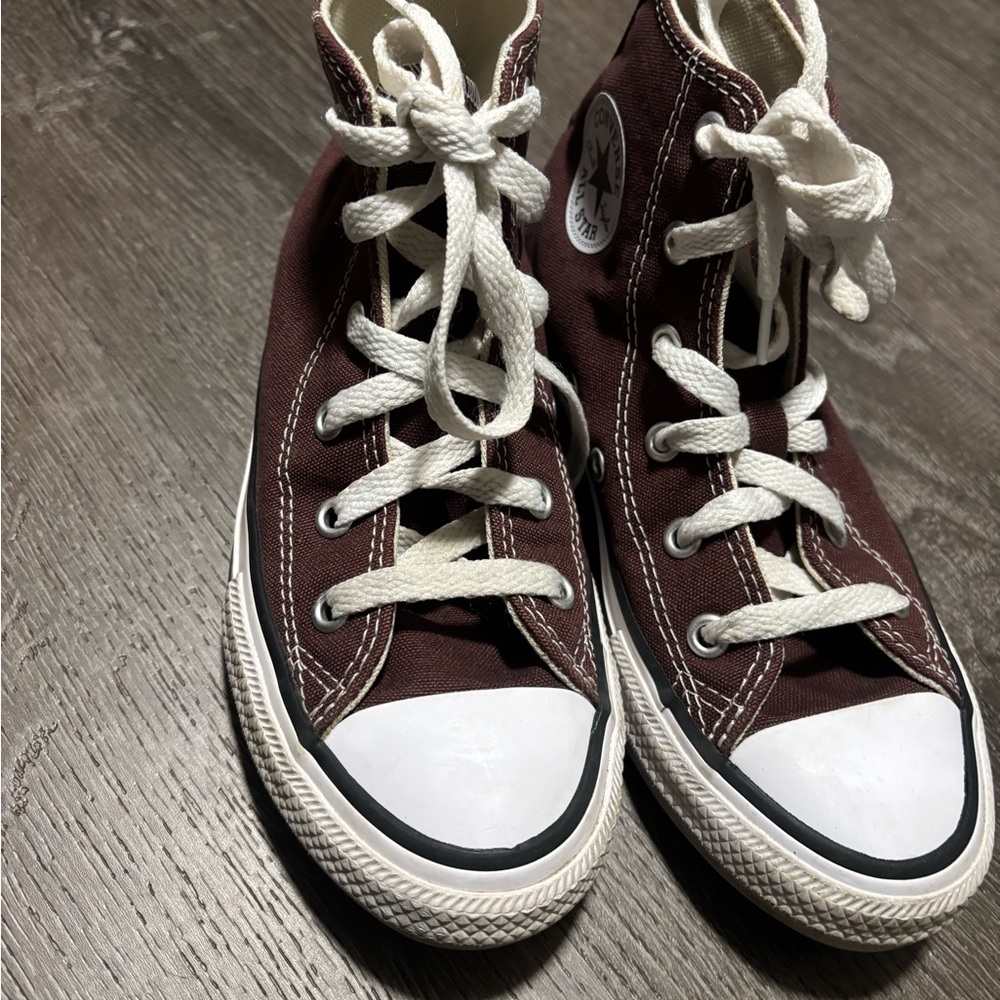 Converse Kids Shoes in Burgundy and White